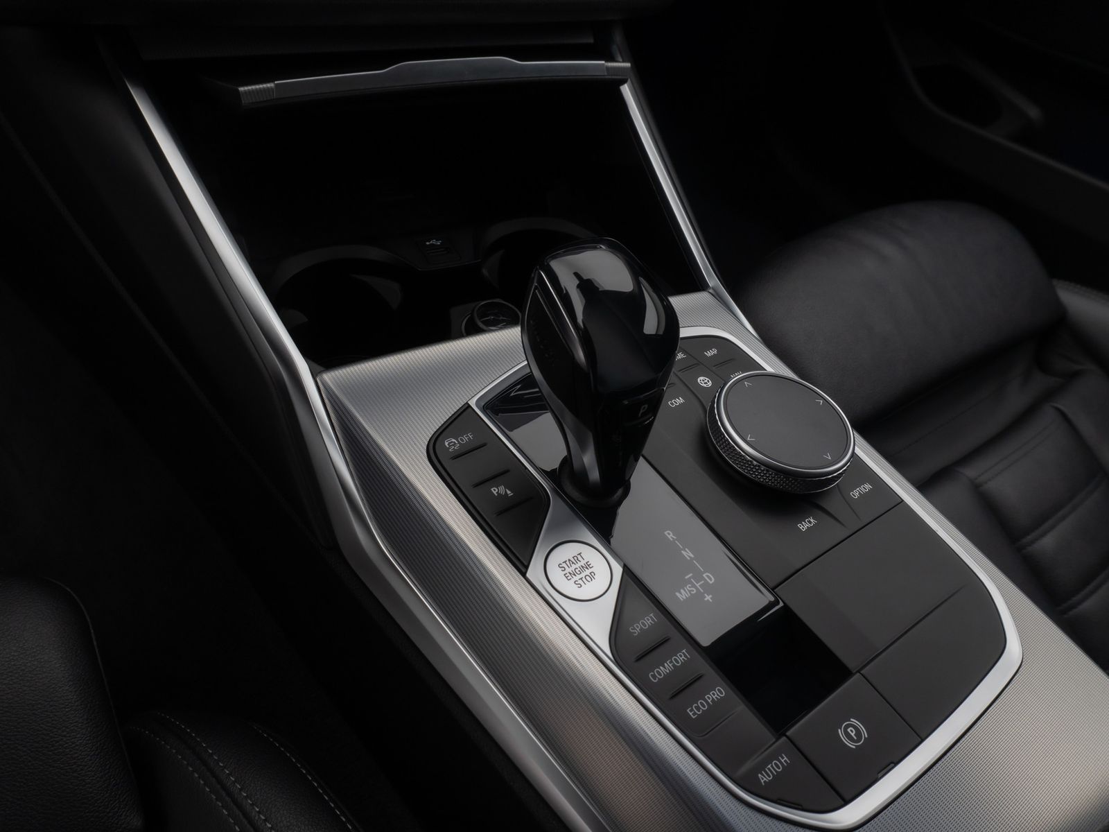 Fahrzeugabbildung BMW 320d Sport Line Kamera Laser HUD DAB HiFi Komfor