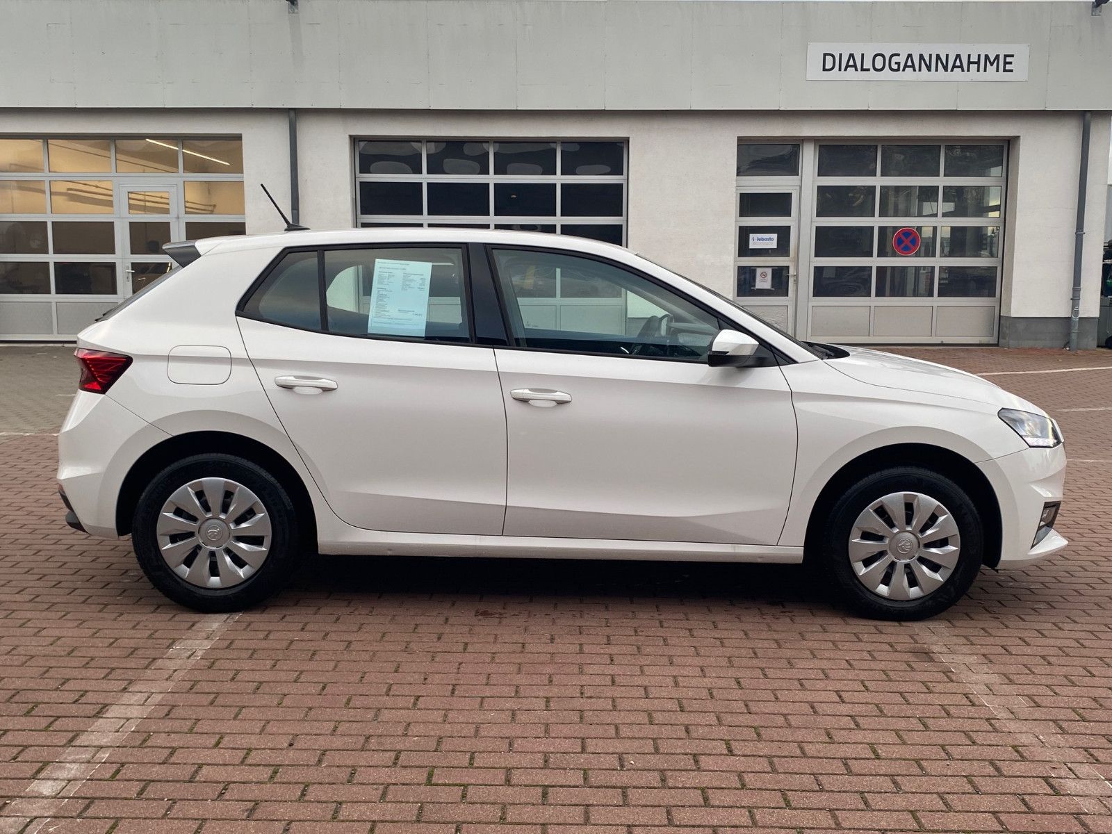 Fahrzeugabbildung SKODA Fabia 1.0l MPI Essence *SOFORT*KLIMA*PDC hinten*