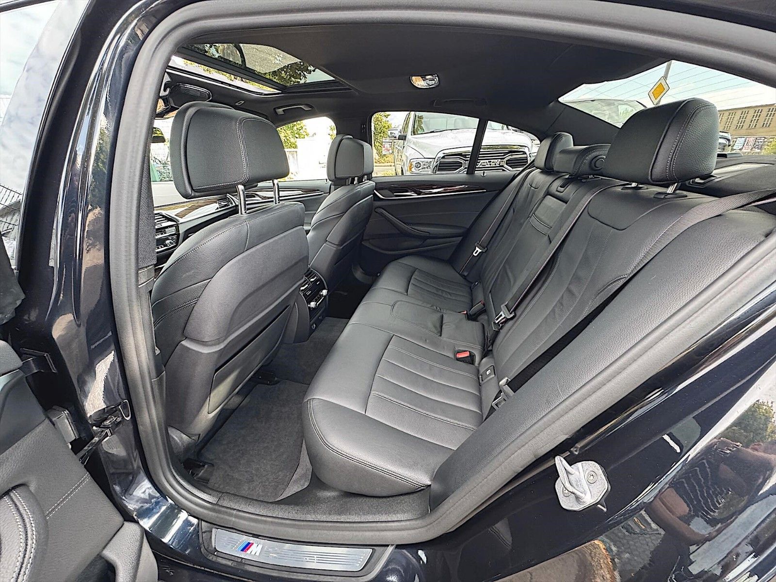 Fahrzeugabbildung BMW 530e Hybrid M Sport Shadow *ACC*LED*Display Key*