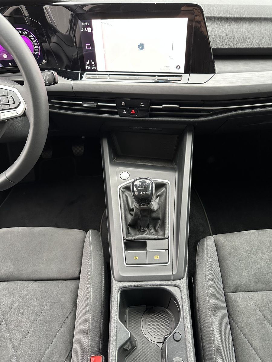 Fahrzeugabbildung Volkswagen Golf 1.5 TSI Style NAV+LED+AHK+ACC+VCOCK+MASSAGE