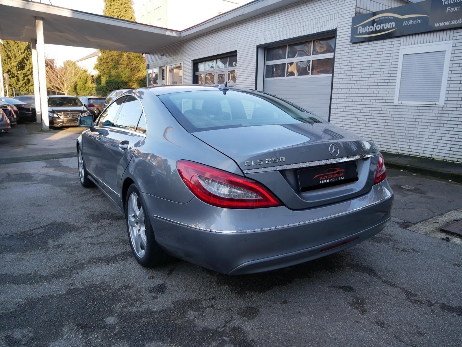 Mercedes-Benz CLS 250 CDI BE Bi-Xenon SpurPaket Leder Navi PDC