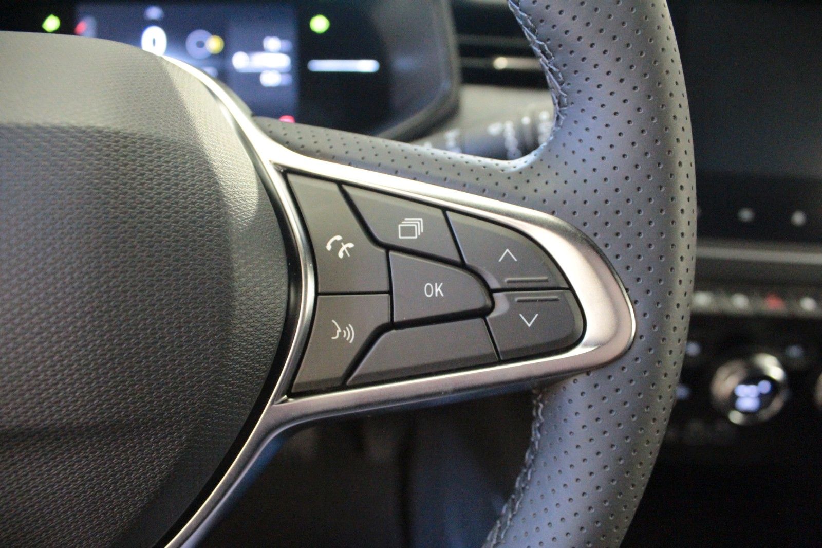 Fahrzeugabbildung Renault Clio TCe 90 Techno *Winter-*&*Look-Paket*