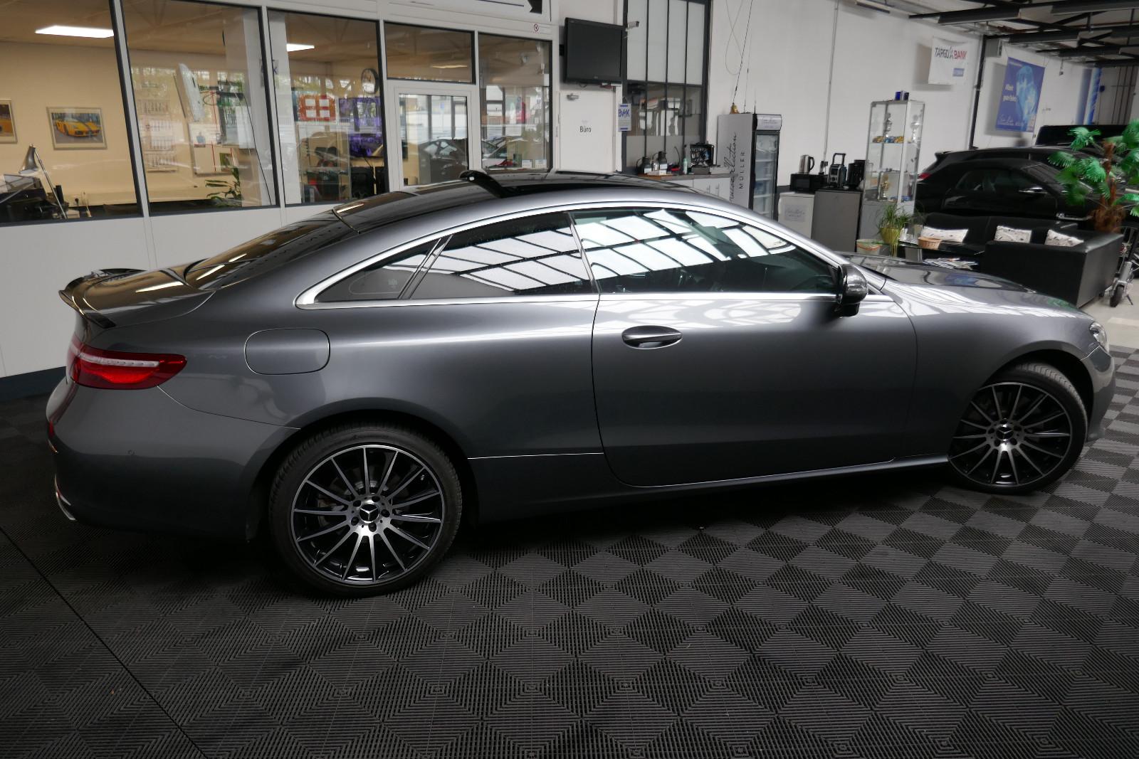 Mercedes-Benz E 300 E Coupe TOP ZUSTAND*LEDER*SD*NAVI*KAMERA