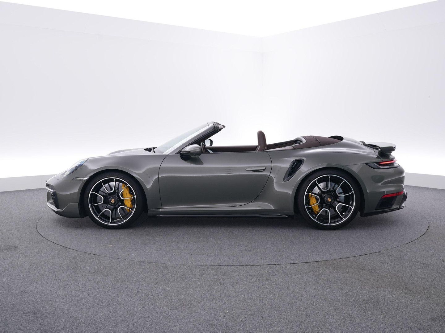 Porsche 992 Cabrio 3.8 Turbo S imagem 2