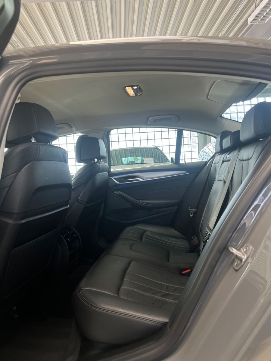Fahrzeugabbildung BMW 520 d Lim. Mild Hybrid *SITZBELÜFTUNG*MEMORY*