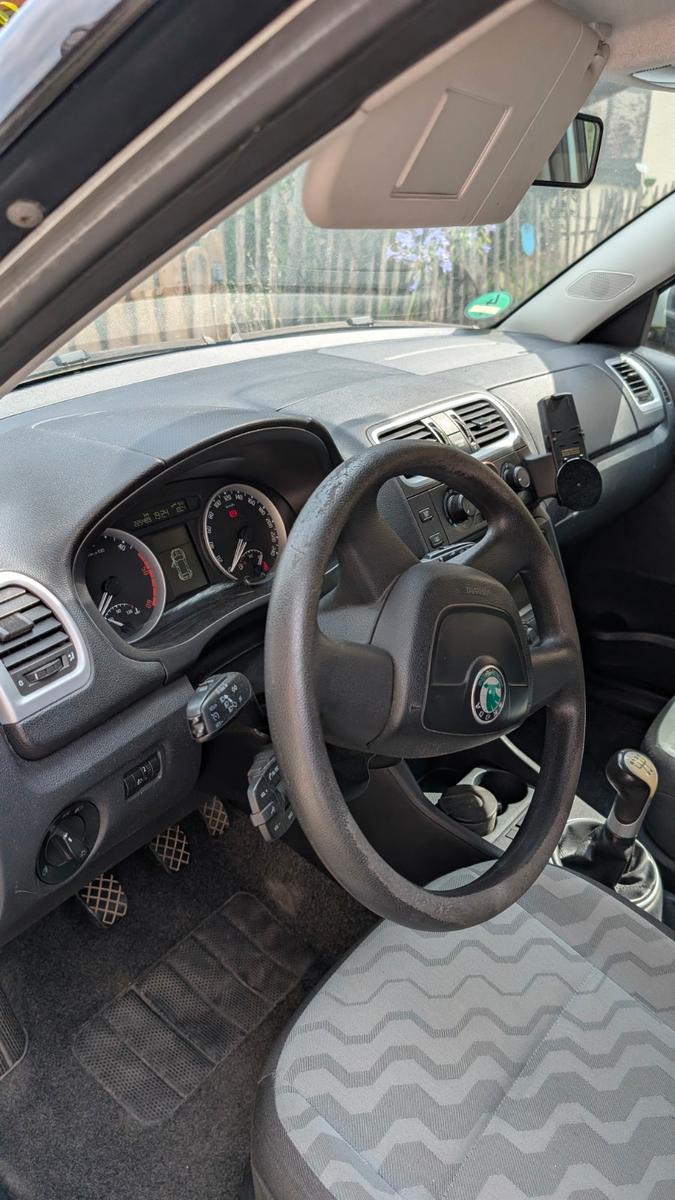 Skoda Fabia 2009 — photo 13