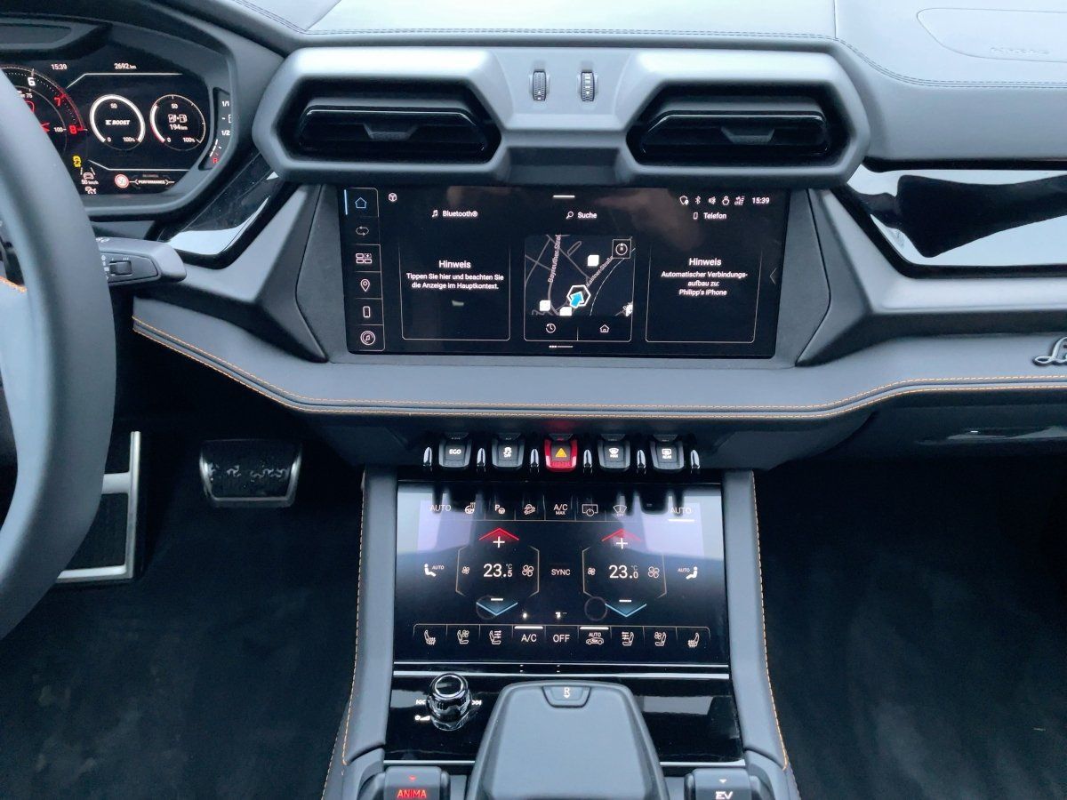 Fahrzeugabbildung Lamborghini URUS SE/Dark-Package/Pano/B&O-Sound