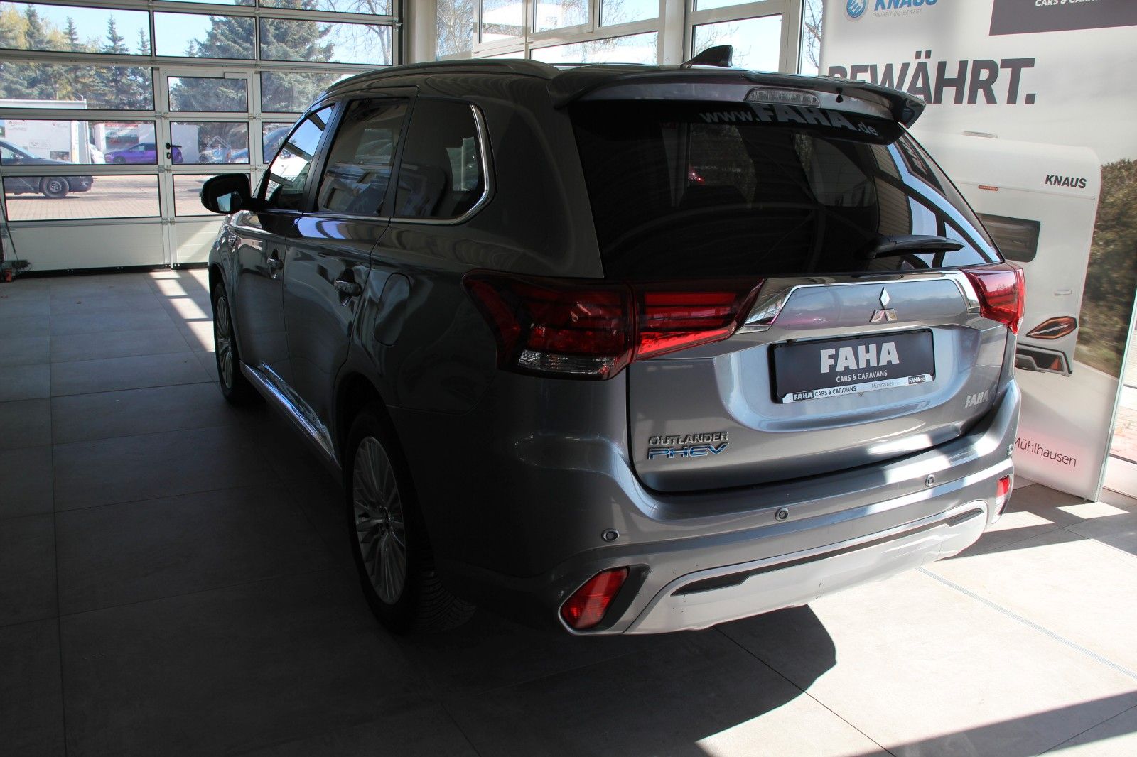 Fahrzeugabbildung Mitsubishi Outlander PHEV Plus mit FA-Paket