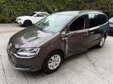 Volkswagen Sharan 2.0 TDI DSG *7-Sitzer*Navi*AHK*1.Hand* - VW Sharan Unfallwagen