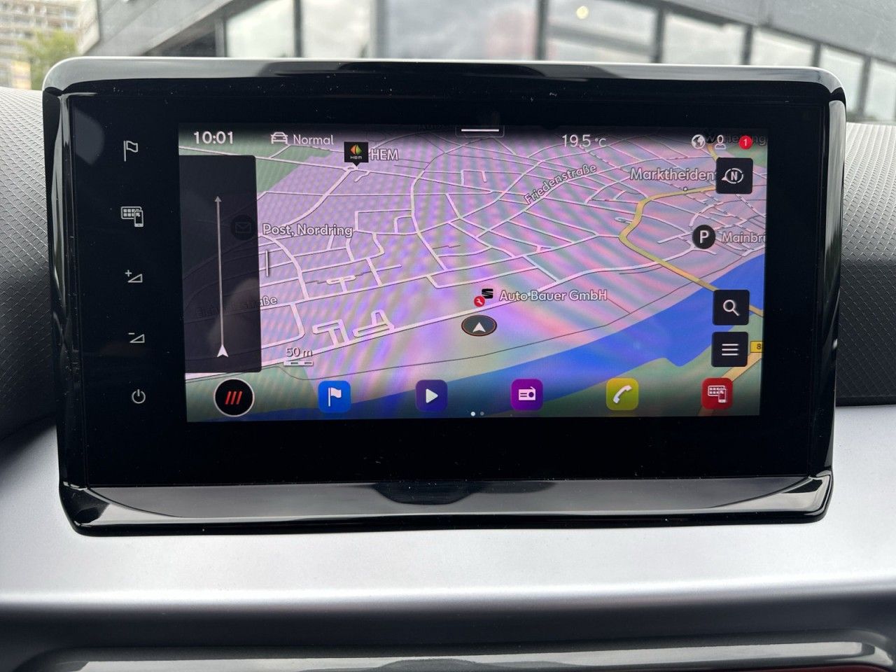 Fahrzeugabbildung SEAT Arona FR 1.5TSI 150PS DSG-AHK*Kessy*18Zoll - mit KI generiert/bearbeitet