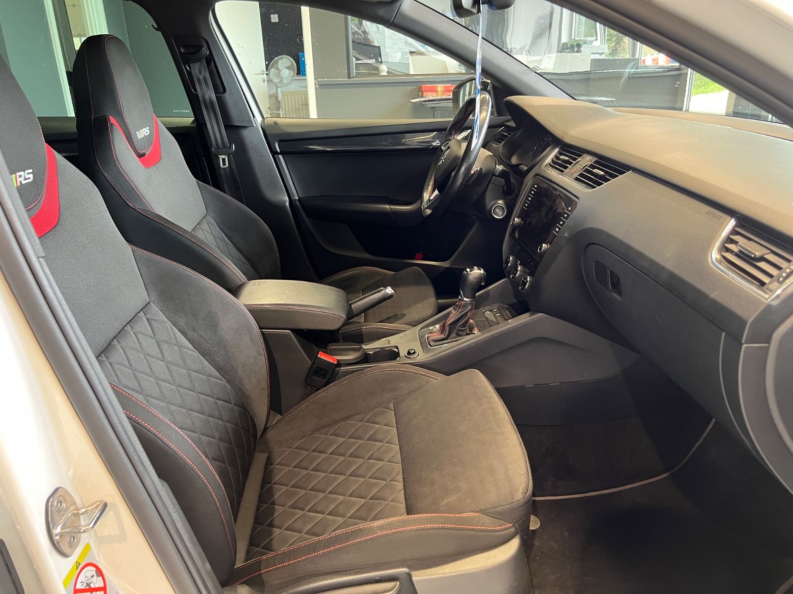 Skoda Octavia Combi RS foto 23