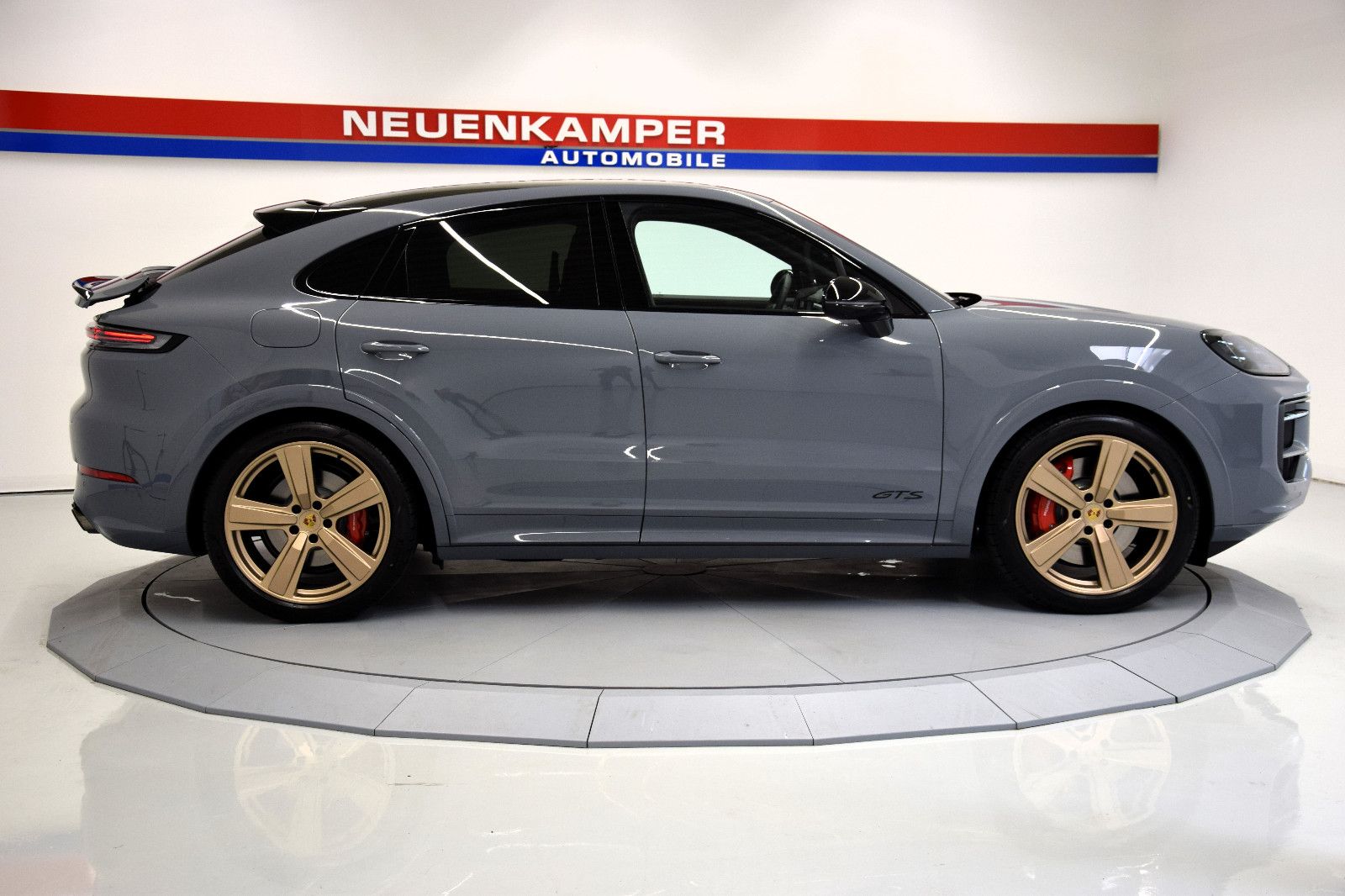 Fahrzeugabbildung Porsche Cayenne Coupe GTS Pano HinterachL. Entertai. 22