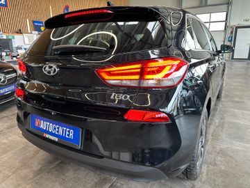 Hyundai i30 Premium *LED*Navi*Spurhalteass*