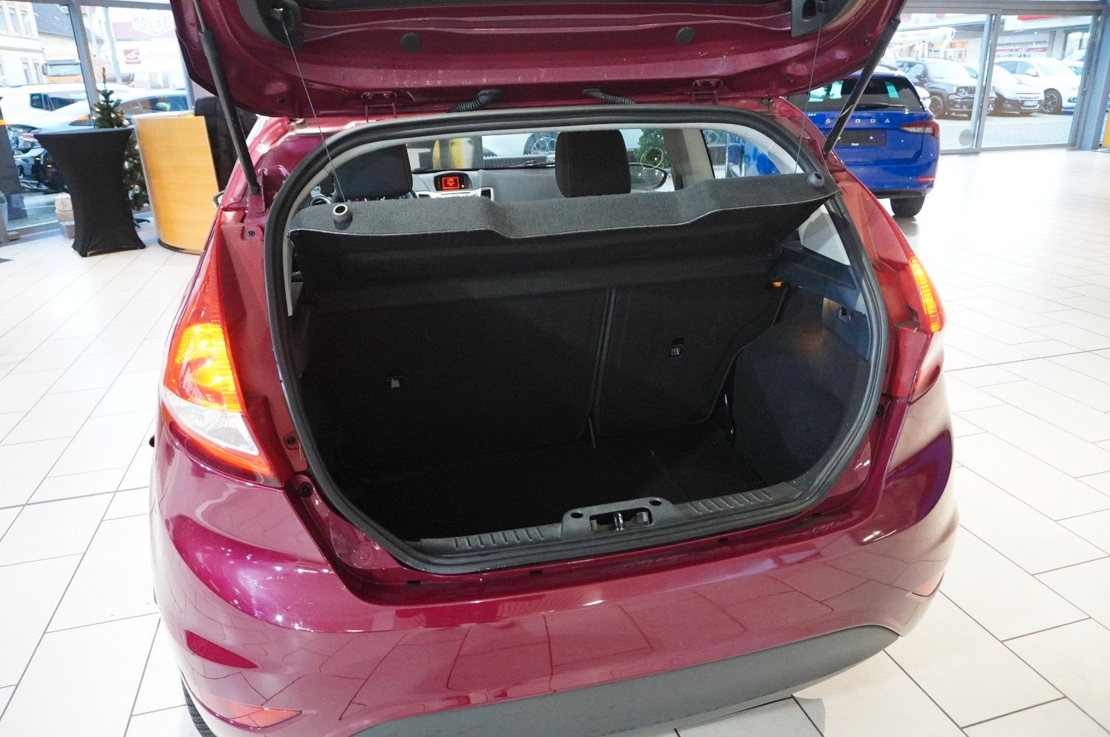 Fahrzeugabbildung Ford Fiesta 1.3 CHAMPIONS EDIT. 3-TÜR KLIMA/SHZ/USB