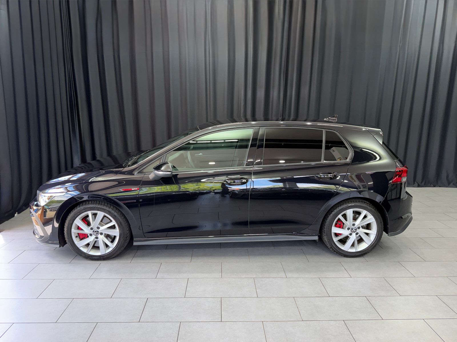 Fahrzeugabbildung Volkswagen Golf VIII Lim. GTI|H&K|HuD|U-Frei|D-FZG