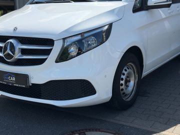 Mercedes V 220 - 6