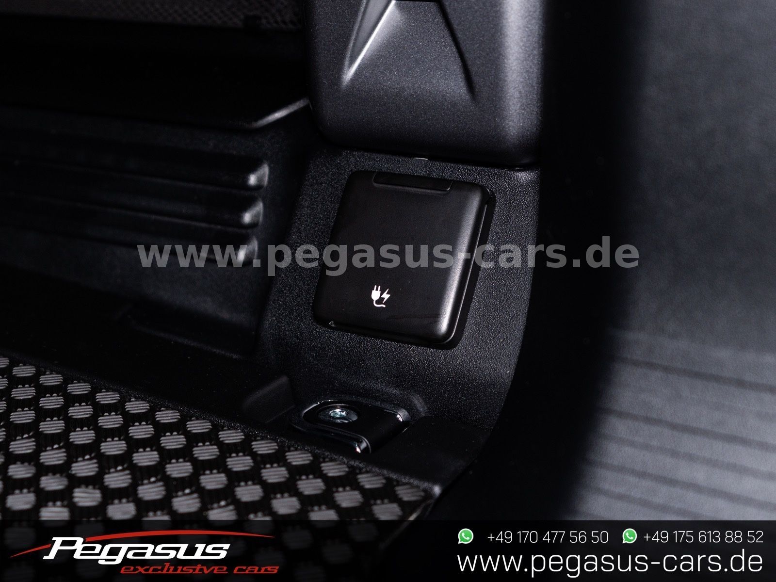 LAND ROVER Defender - 28