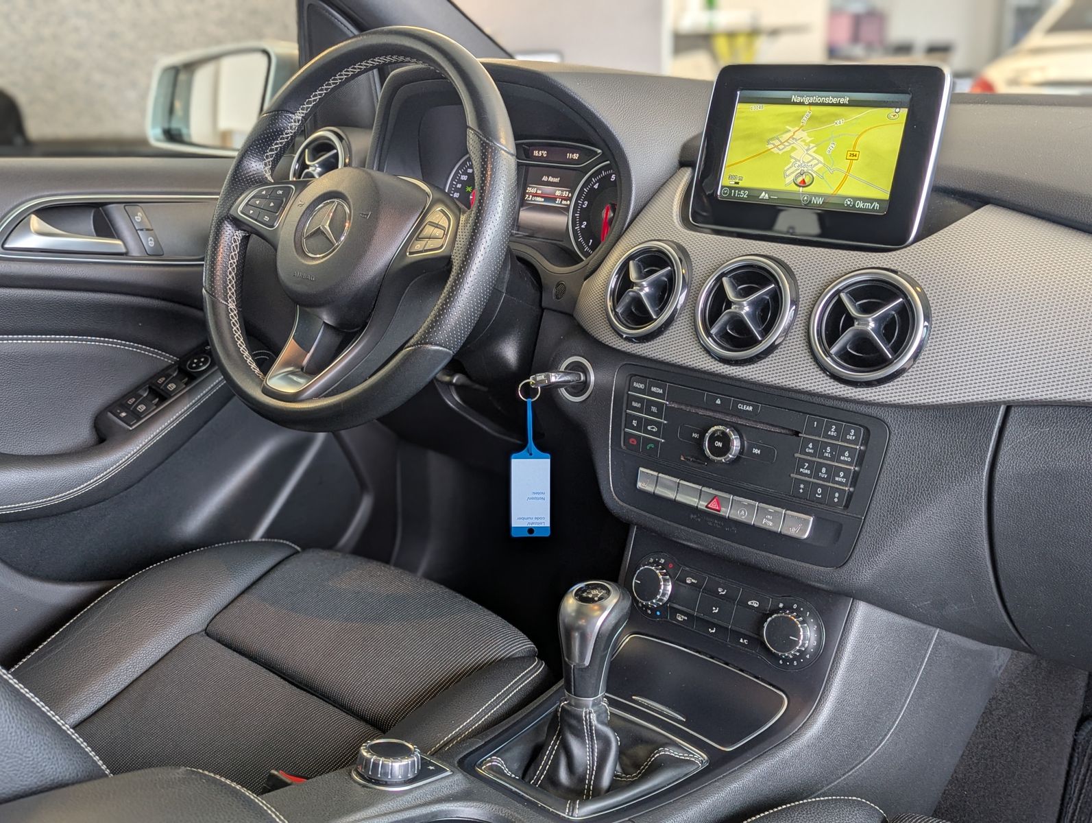 MERCEDES-BENZ B 180 Kamera Panoramadach LED - Image 12