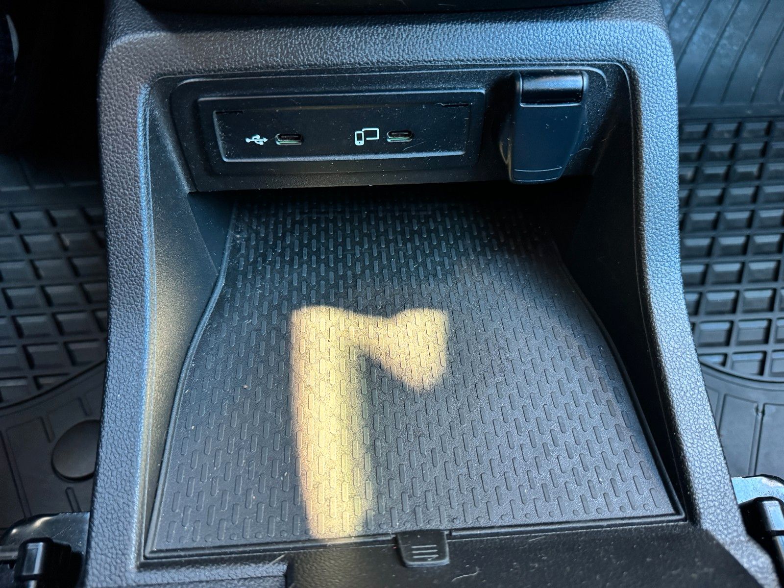 Fahrzeugabbildung Mercedes-Benz T 180 d MBUX Tempomat