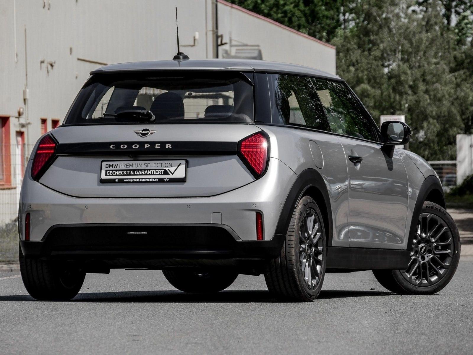 MINI Cooper C ACC RFK NAVI LED PDC V+H DAB Parkass.