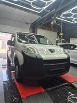 Peugeot Bipper Basis - weiße Peugeot Bipper