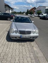 Mercedes-Benz Mercedes Benz E 220d Automatik - Mercedes-Benz E 220 aus 2001