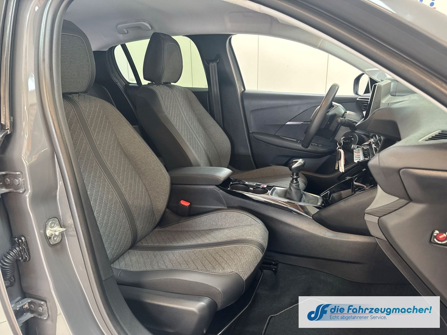 Fahrzeugabbildung Peugeot 208 Allure Navi Digitales Cockpit LED Apple CarP