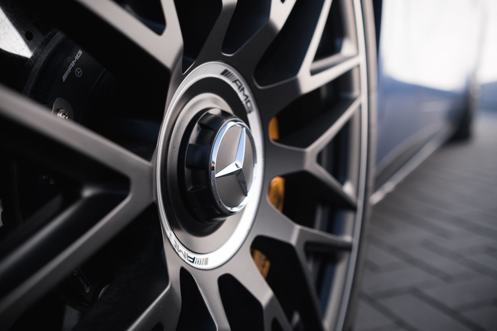 Fahrzeugabbildung Mercedes-Benz SL 63 AMG 4Matic+-Keramik-Burmester High- End