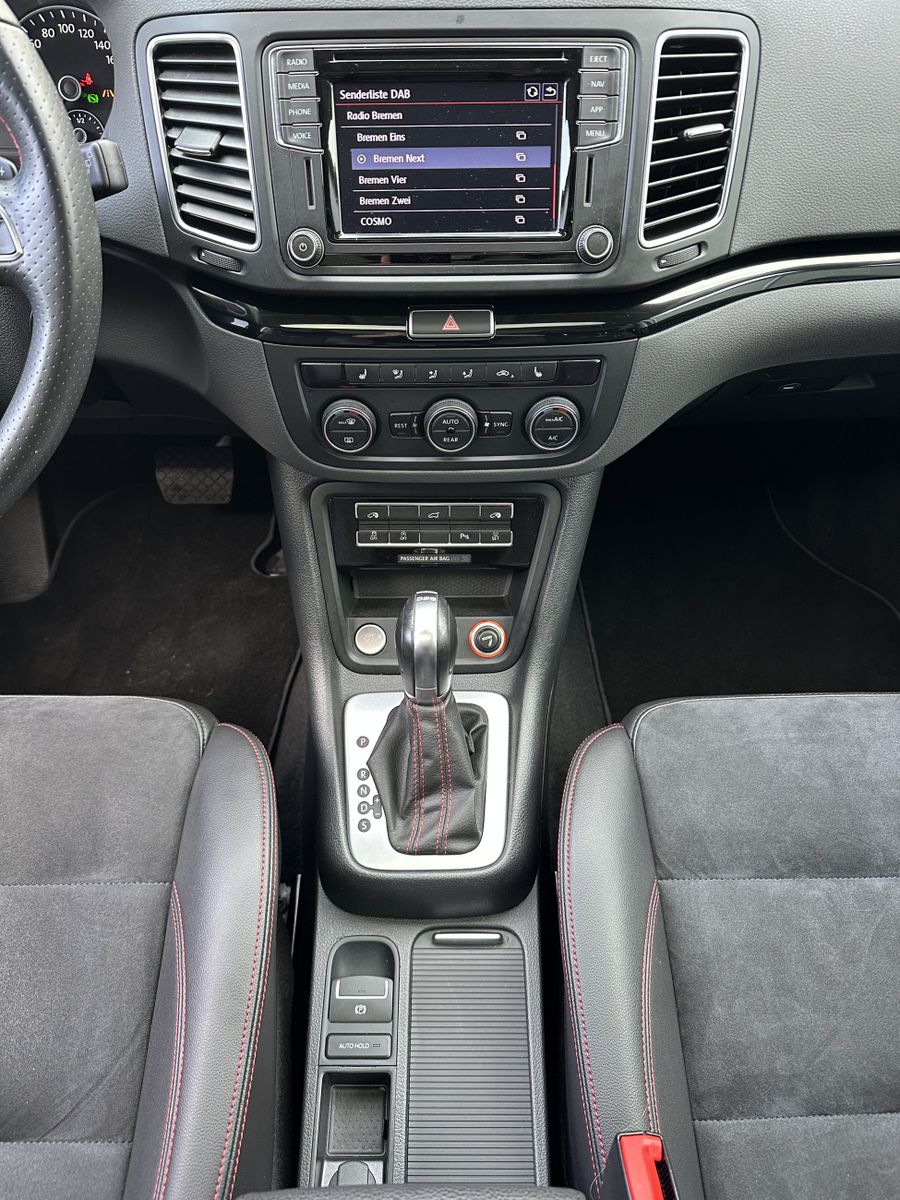 Fahrzeugabbildung SEAT Alhambra 1.4 TSI DSG FR 7Sitzer NAV+XEN+KAM+PANO