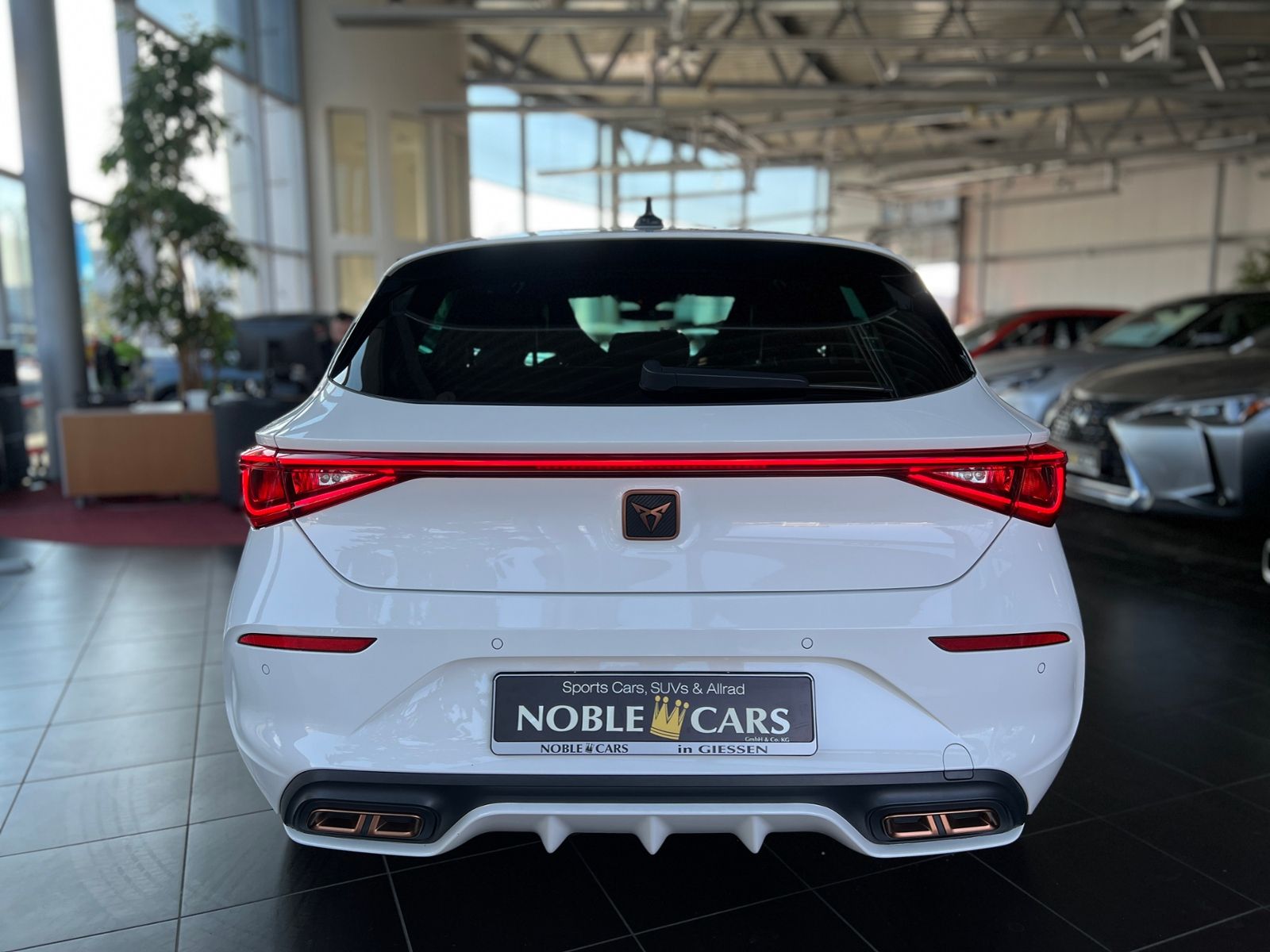 Fahrzeugabbildung CUPRA Leon Lim. VZ e-Hybrid FULL LINK LED NAVI