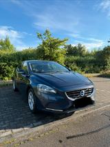Volvo V40 D2 TÜV NEU KLIMA AHK - Volvo V40 in Köln