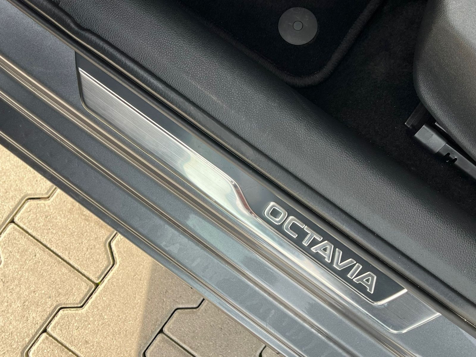 Fahrzeugabbildung SKODA Octavia 2.0 TDI Sportline DSG MATRIX*WINTER*5J.G