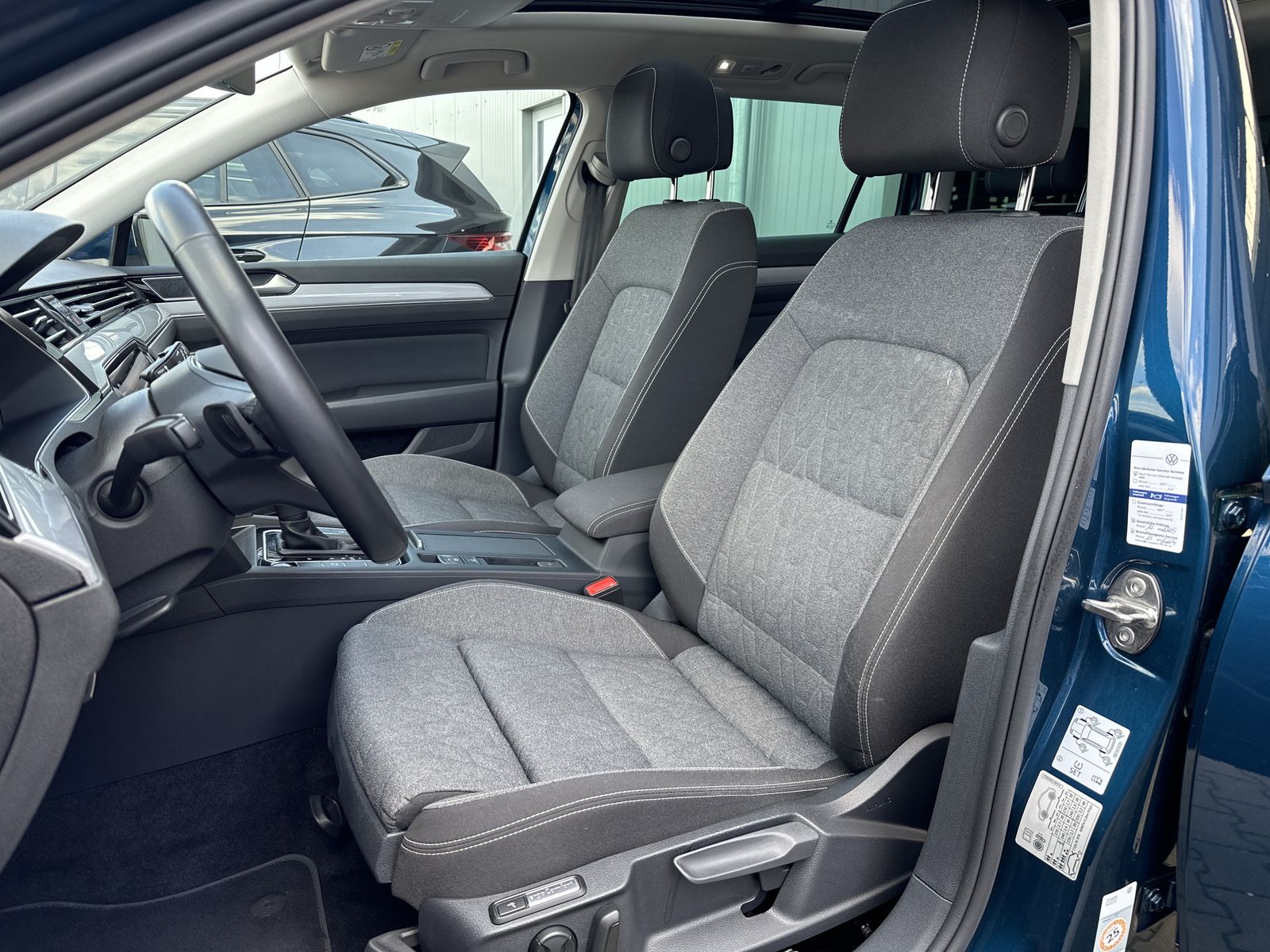 Fahrzeugabbildung Volkswagen Passat Variant Business 4M NAV+LED+AHK+PANO+360°