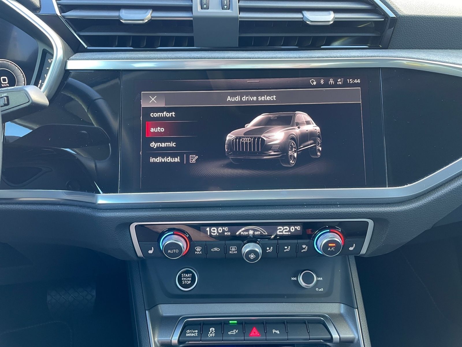 Audi Q3 45 TFSI e S-line Matrix Business TopView foto 19