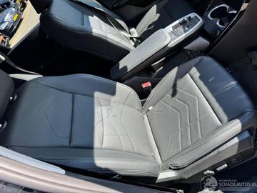 2025 BMW IX1 — миниатюра 18