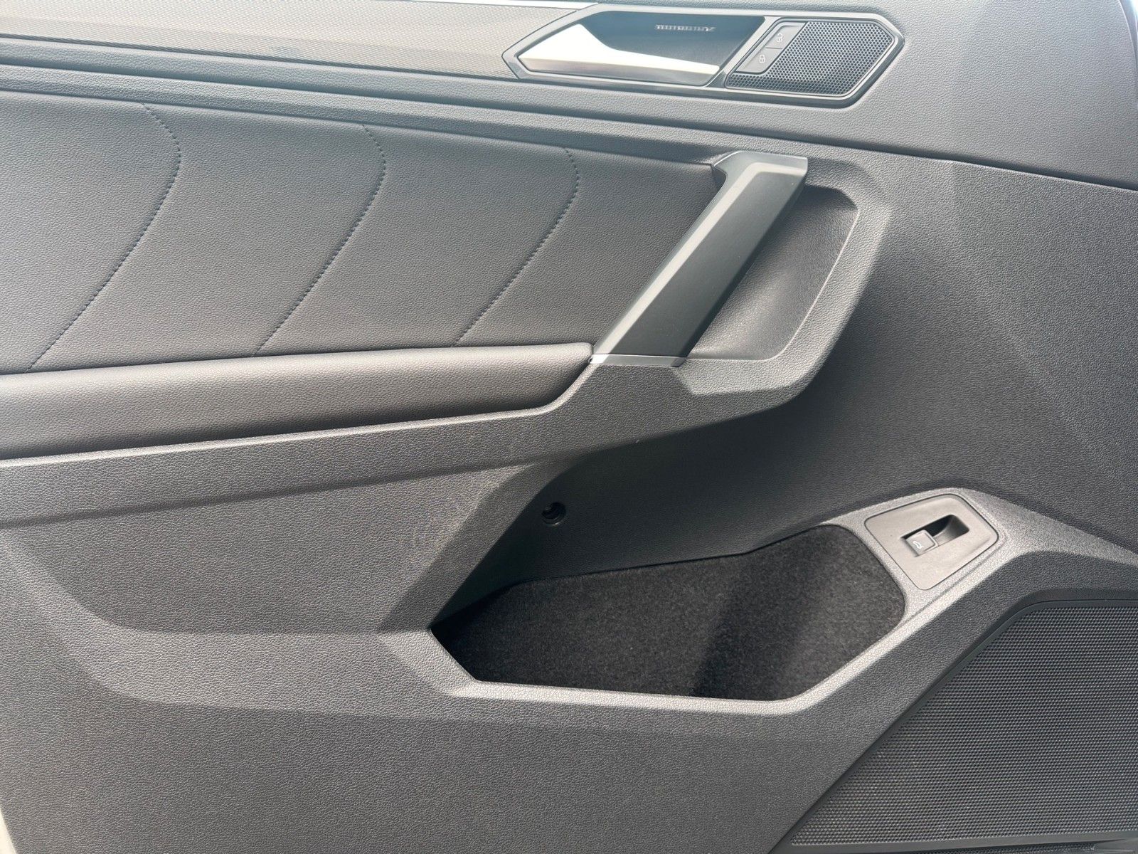 Fahrzeugabbildung Volkswagen Tiguan Highline 2.0TDI 4Motion