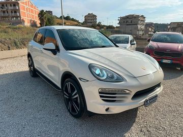 Porsche Cayenne - 2