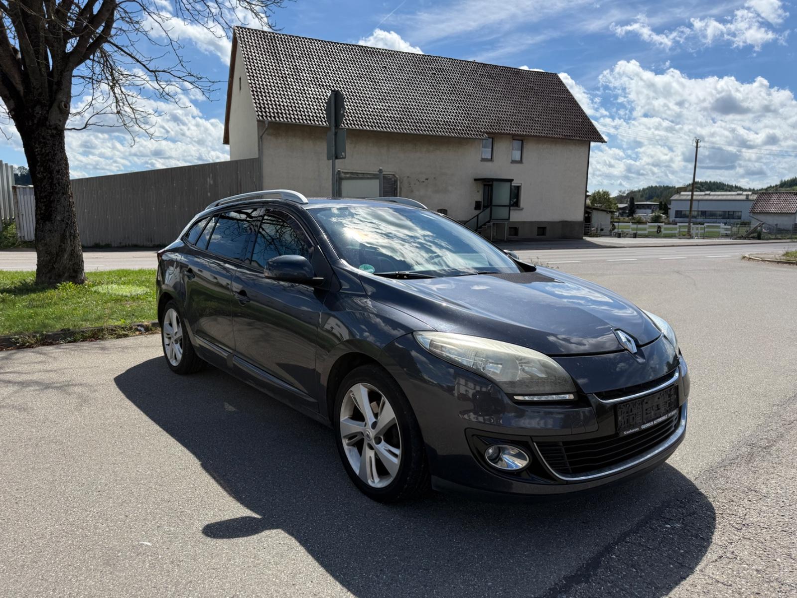 Renault Megane 2012 — photo 11