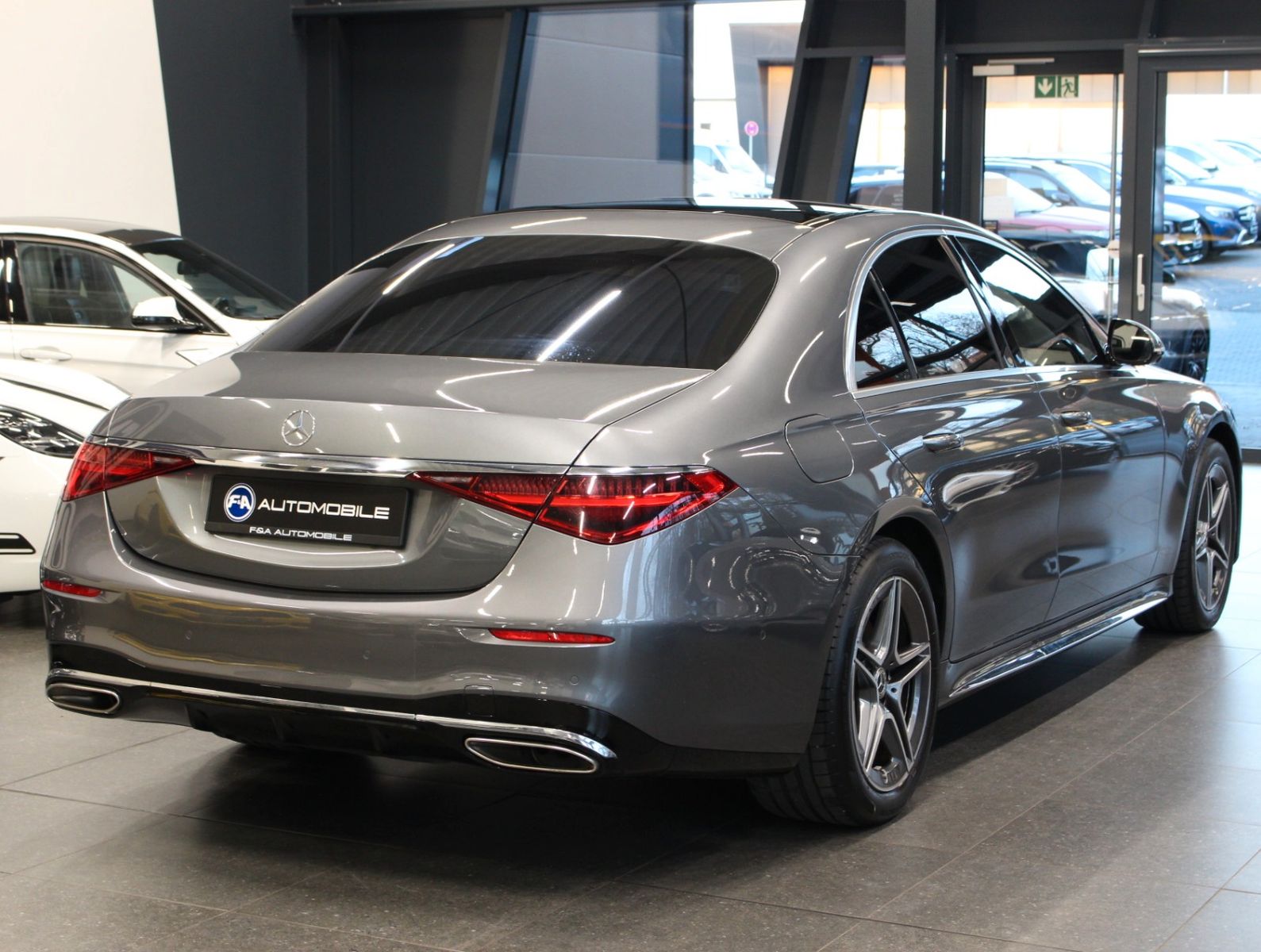 Fahrzeugabbildung Mercedes-Benz S 500 4Matic AMG Line Pano*Burmester*HUD