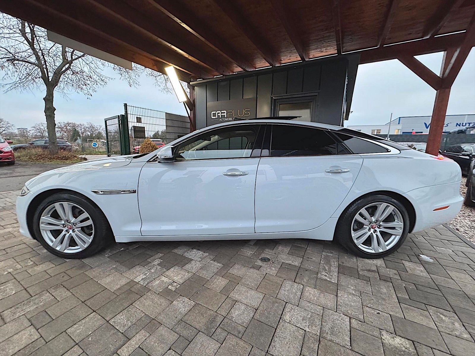 Fahrzeugabbildung Jaguar XJ 3.0 V6 Premium Luxury *Panorama*LED*ACC*