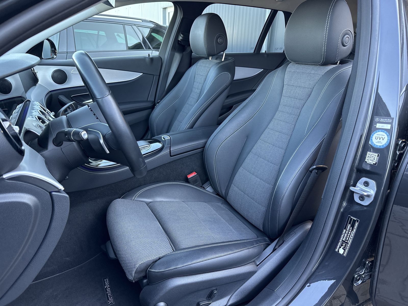 Fahrzeugabbildung Mercedes-Benz E 300de T 4Matic NAV+LED+DISTRONIC+KAMERA+HEADUP