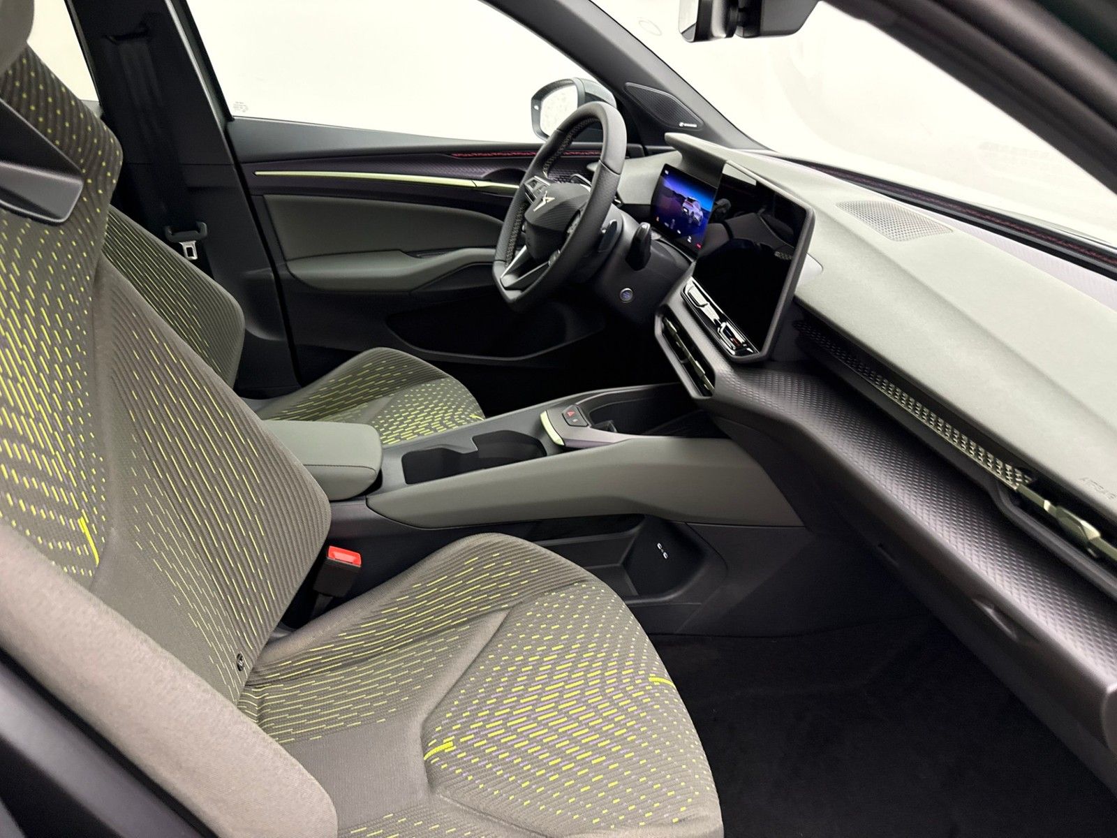 Cupra Raval VZ Edition Extreme 226PS 52kWh Pano imagem 3