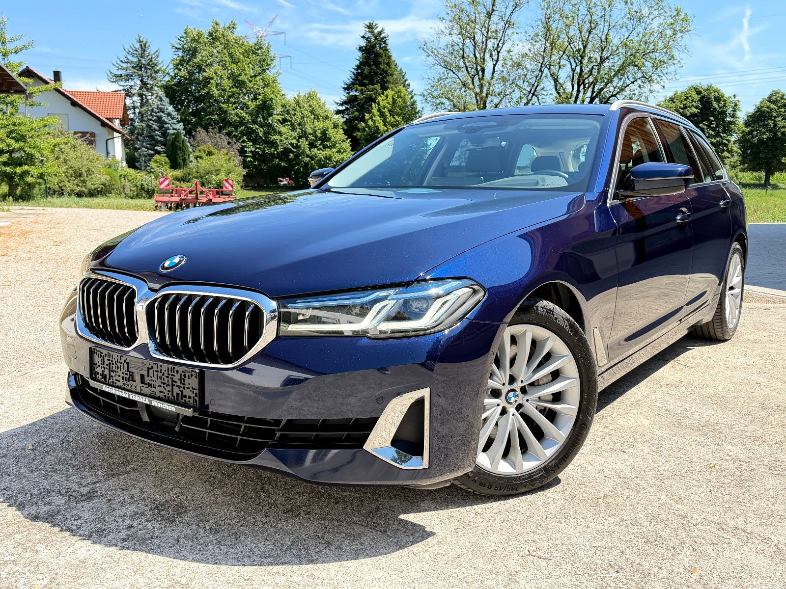 BMW 530d Touring xDrive Luxury Line AHK Laser HeadUp