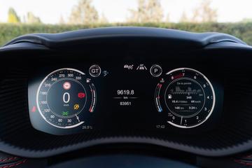 صورة مصغرة 15 لـ 2021 Aston Martin DBX