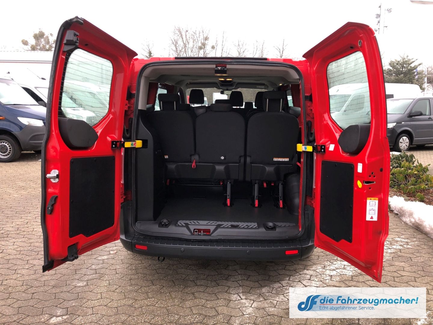 Fahrzeugabbildung Ford Transit Custom Kombi 310 L1 Trend 2.0 TDCi *2325