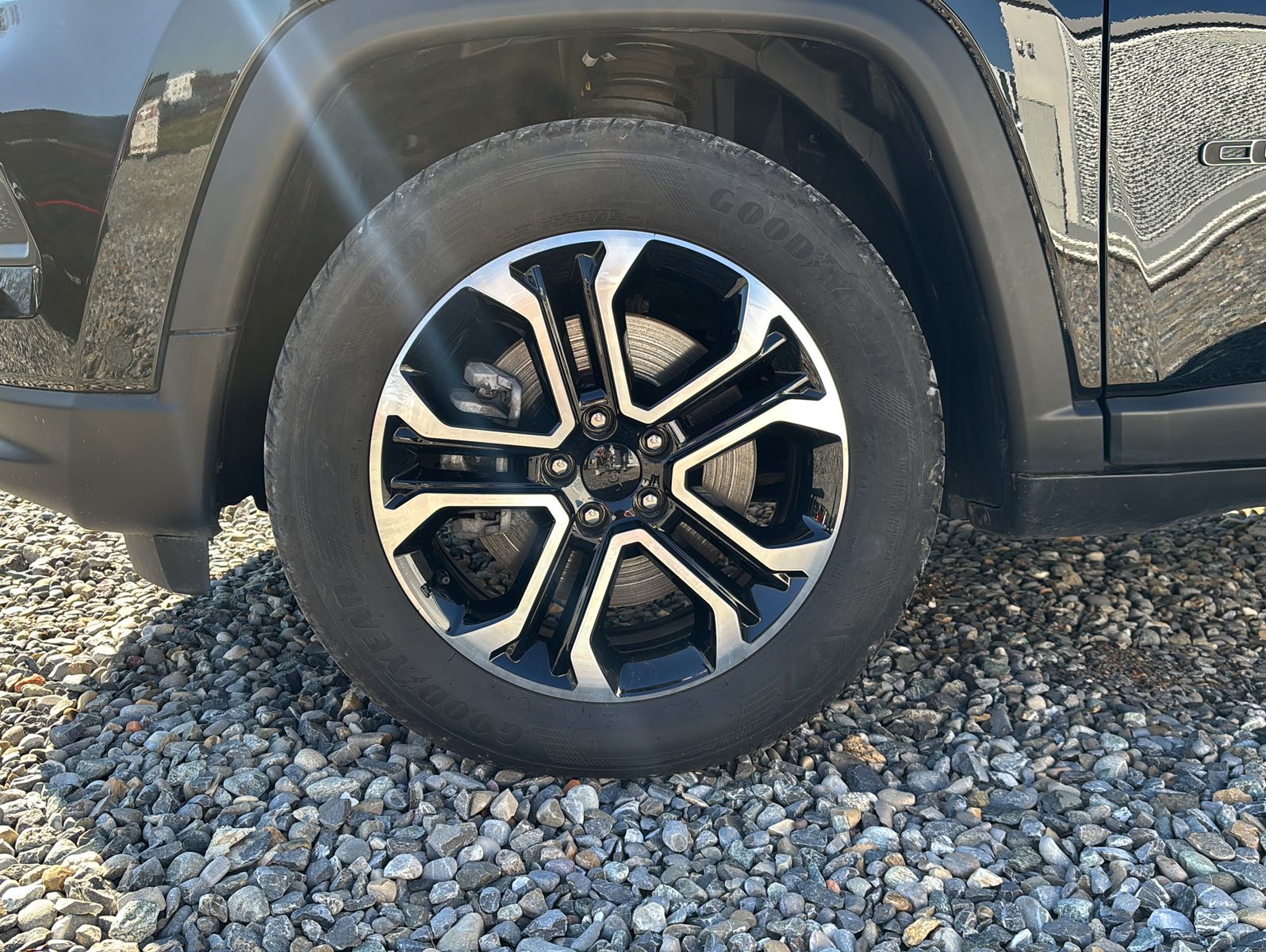 Fahrzeugabbildung Jeep Compass 1.3 T4 Plug-In Hybrid Limited 4xe 140kW