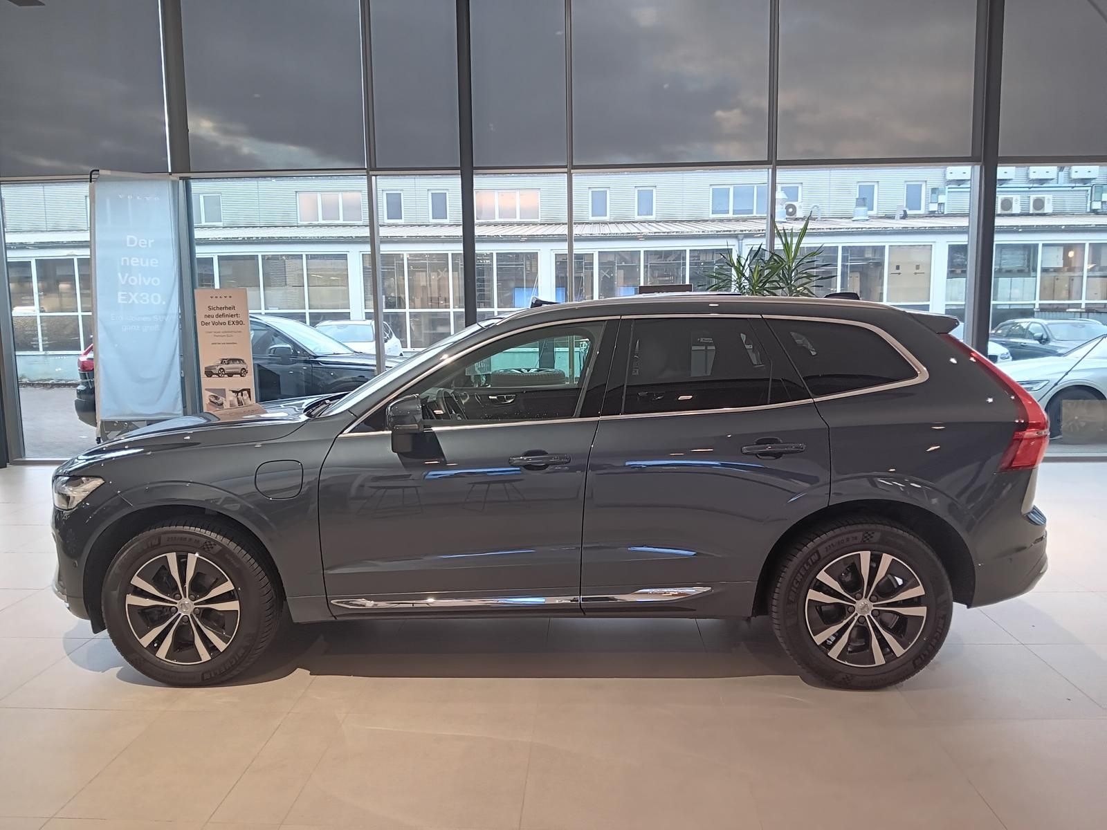 Fahrzeugabbildung Volvo XC60 T6 AWD Recharge Inscription