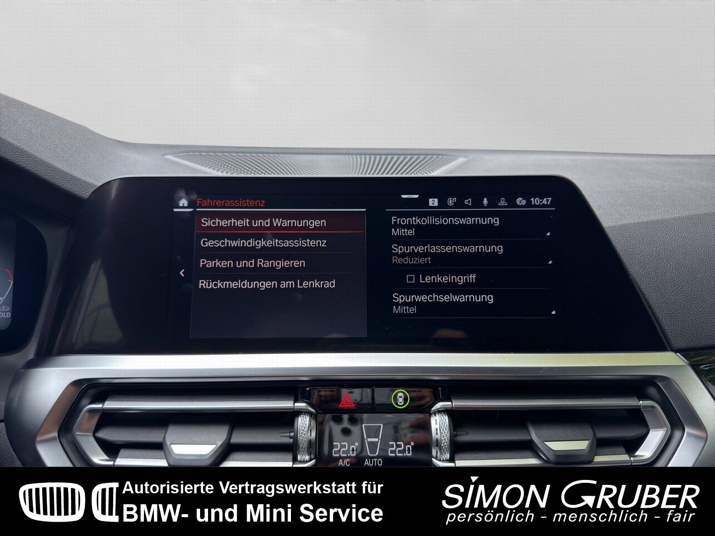Fahrzeugabbildung BMW 318 i Adv Shadow HUD SHZ Innovationspaket Kamera