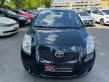 Toyota Yaris Executive Motor 1,3 Ltr.Klimaautomatik - Toyota Yaris: Executive