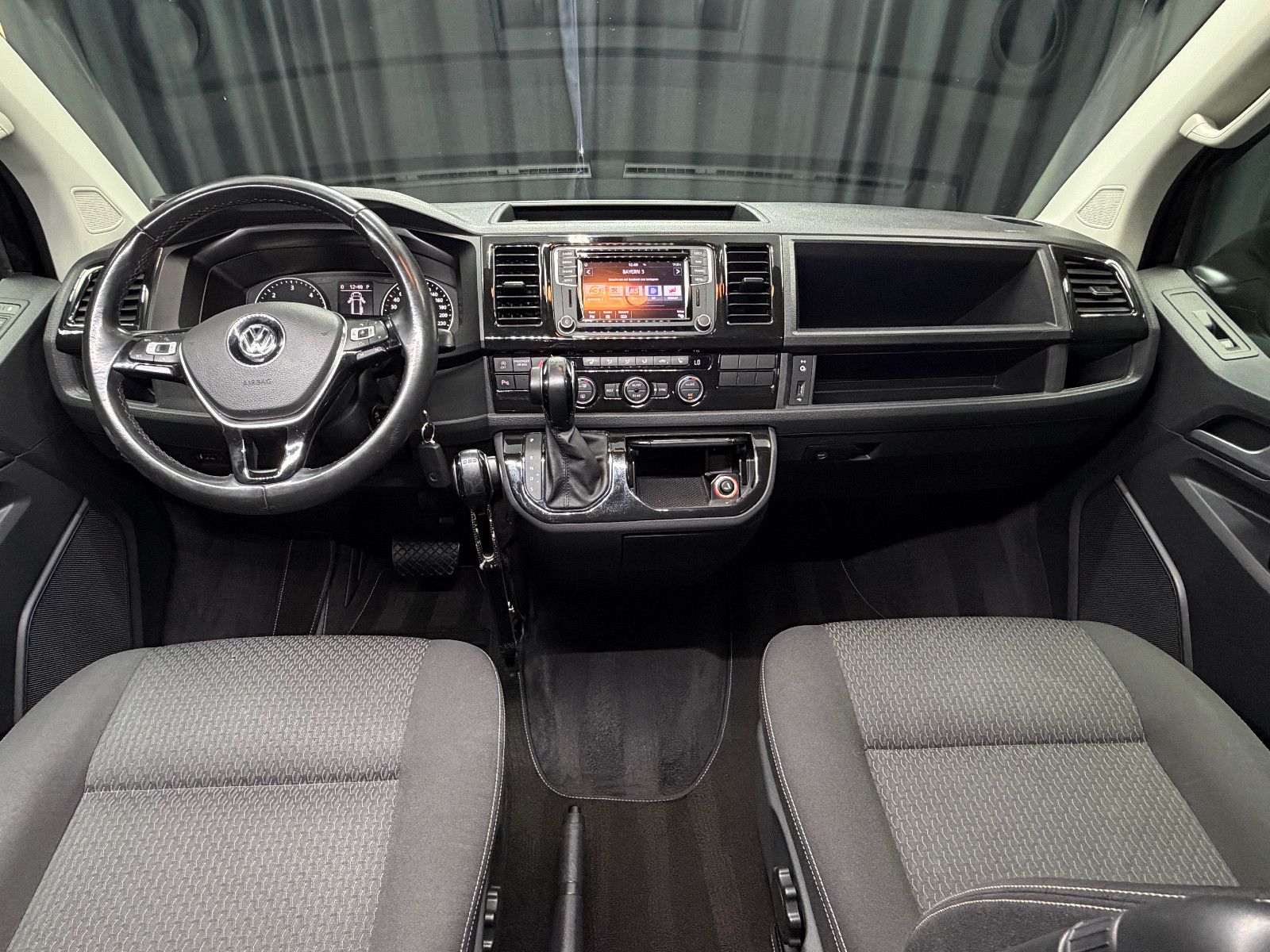 Fahrzeugabbildung Volkswagen T6 Multivan Trendline|Behindertengerecht|DSG|NAV